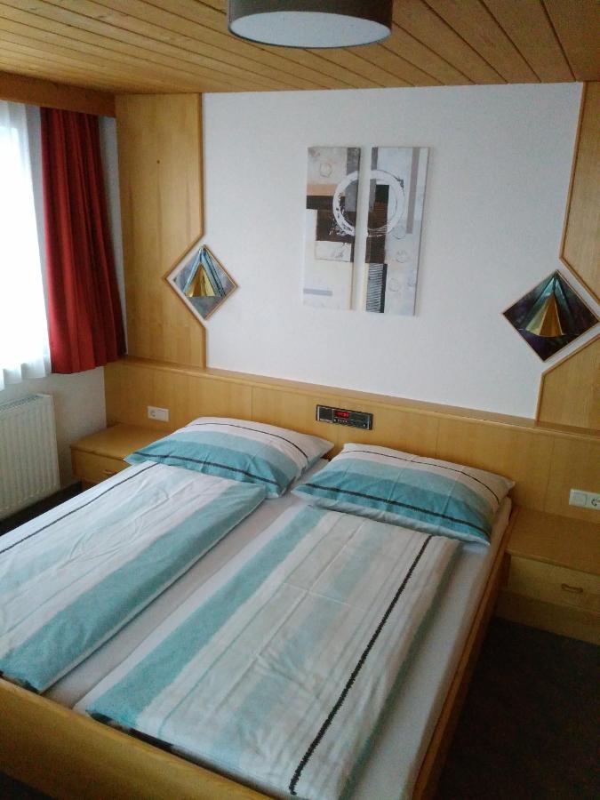 Bed and Breakfast Haus Edelweiss Йерценс Экстерьер фото